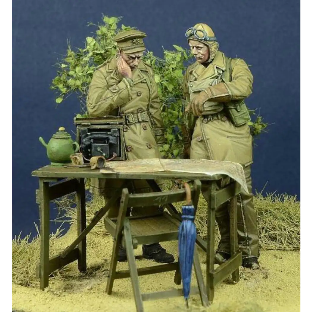 1/35 2pcs Resin Model Kit British Officers WW2 with furniture Unpainted - Model-Fan-Store