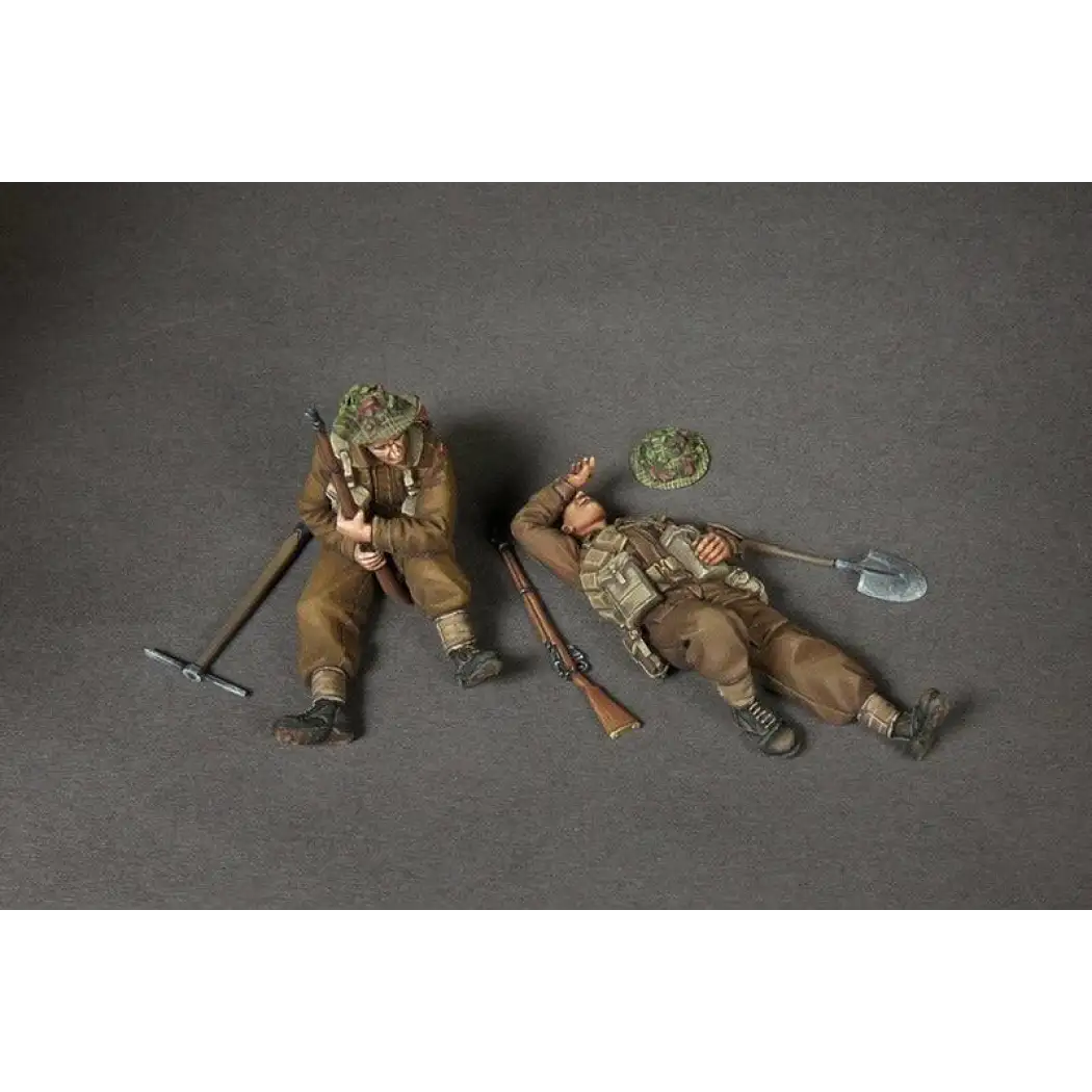 1/35 2pcs Resin Model Kit British Soldiers in Rest Infantry WW2 Unpainted - Model-Fan-Store