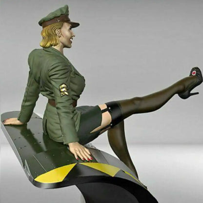 1/35 Resin Model Kit Beautiful Girl Woman Pilot with Base WW2 Fantasy Unpainted - Model-Fan-Store