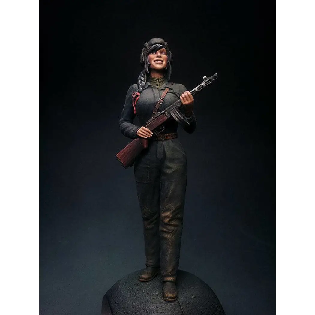 1/16 Resin Casting Model Kit Beautiful Girl Soviet Soldier Tanker WW2 Unpainted - Model-Fan-Store