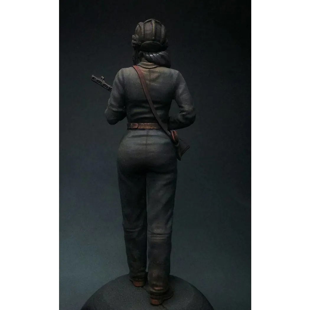 1/16 Resin Model Kit Beautiful Girl Soviet Soldier Tanker WW2 Pin Up Unpainted - Model-Fan-Store