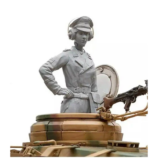 1/16 Resin Model Kit German Soldiers Beautiful Girl Tankman WW2 Unpainted - Model-Fan-Store