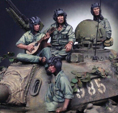 1/35 4pcs Resin Model Kit Vietnam War Soldiers Tank Crew (no tank) Unpainted