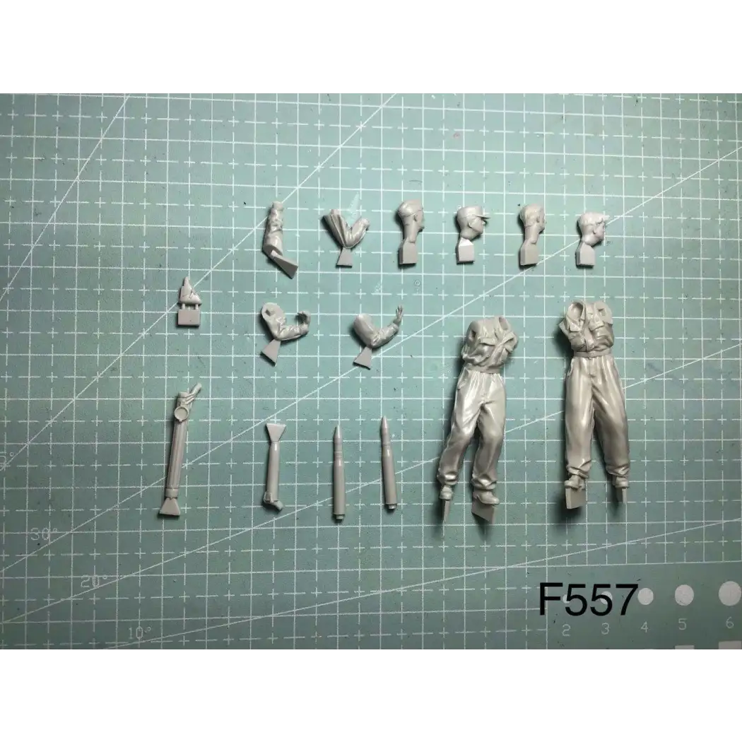 1/35 2pcs Resin Model Kit German Soldiers Tank Crew Artillery WW2 Unpainted - Model-Fan-Store