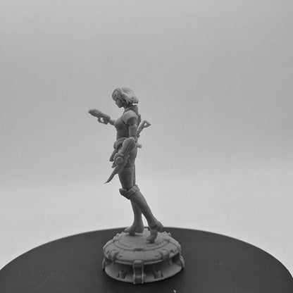 1/24 75mm Resin Model Kit Space Mercenary Beautiful Girl Unpainted - Model-Fan-Store