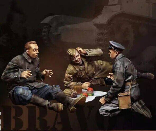 1/35 3pcs Resin Model Kit Soviet Soldiers Have a Snack in Rest WW2 Unpainted - Model-Fan-Store