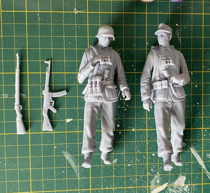 1/16 2pcs 3D Print Model Kit German Soldiers Infantry WW2 Unpainted