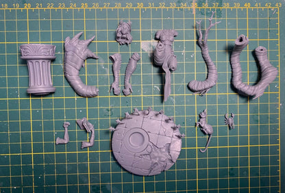 1/24 3D Print Model Kit Fantasy Beautiful Girl Sorceress and Pets Unpainted