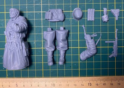1/16 3D Print Model Kit Winter German Soldier Infantryman WW2 Unpainted