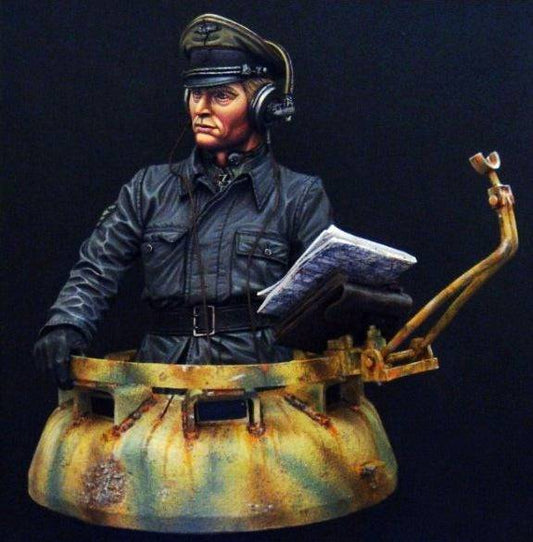 1/10 BUST Resin Model Kit German Officer Tank Commander WW2 Unpainted - Model-Fan-Store