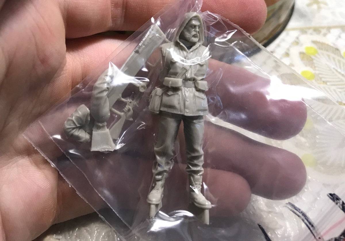 1/35 Resin Model Kit Stalker with Rifle Postapocalyptic Soldier Unpainted - Model-Fan-Store