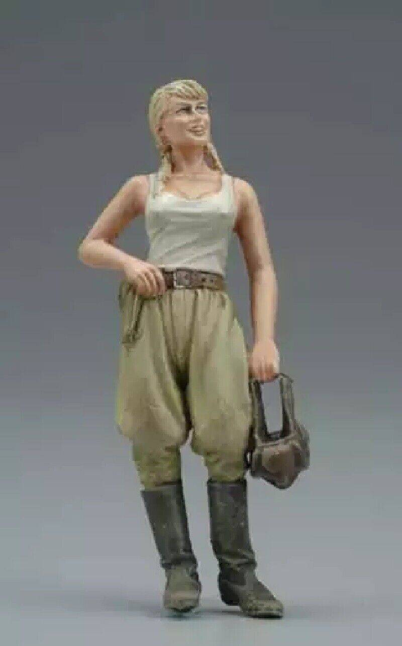 1/35 Resin Model Kit Sexy Girl Soviet Tank Crews Beauty WW2 Unpainted - Model-Fan-Store