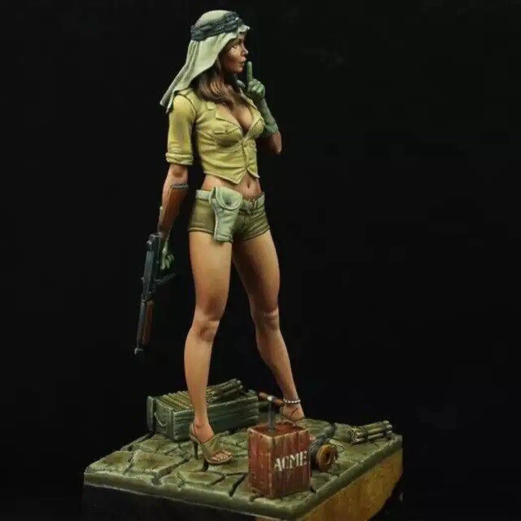 1/24 Resin Model Kit Beautiful Girl British Soldier Pin Up (with base) Unpainted