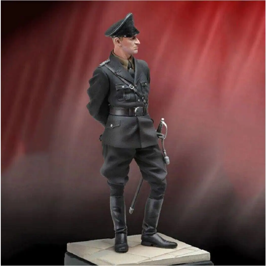 1/18 Resin Model Kit German Officer (with base) WW2 Unpainted - Model-Fan-Store