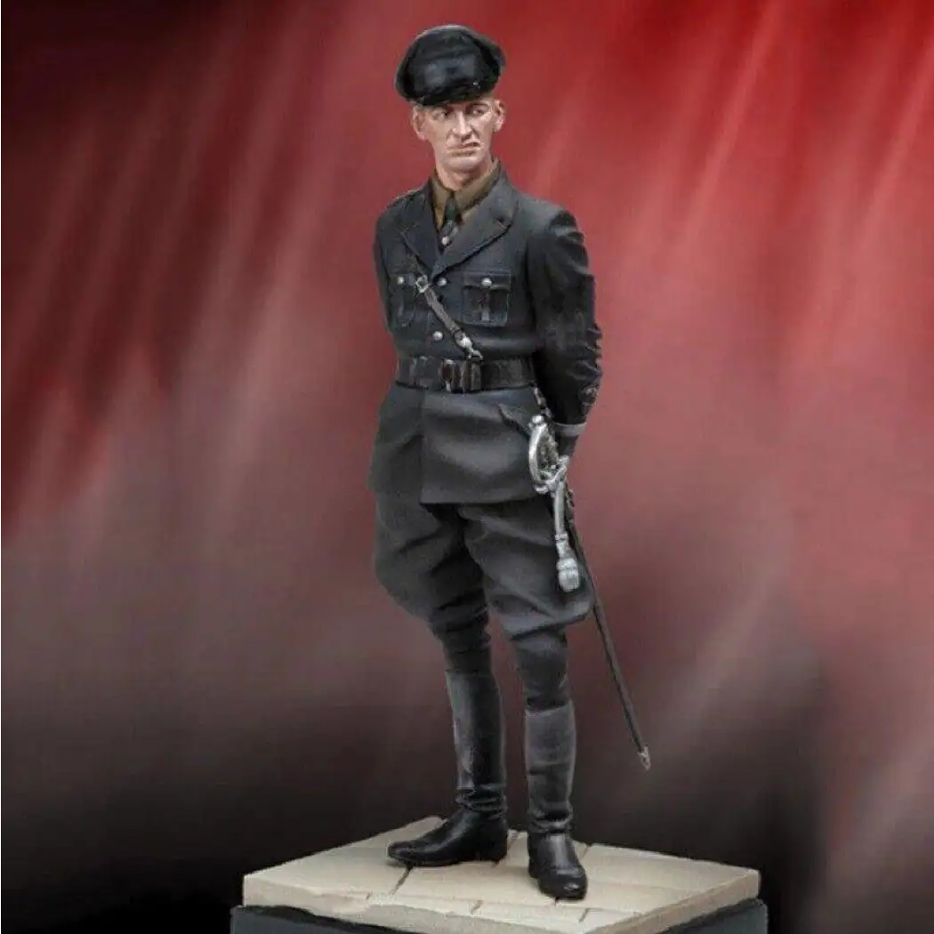 1/18 Resin Model Kit German Officer (with base) WW2 Unpainted - Model-Fan-Store