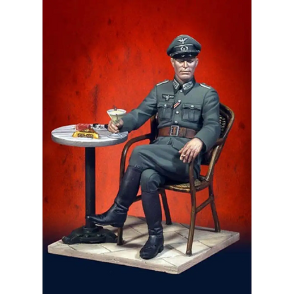 1/18 Resin Model Kit German Officer WW2 Unpainted - Model-Fan-Store