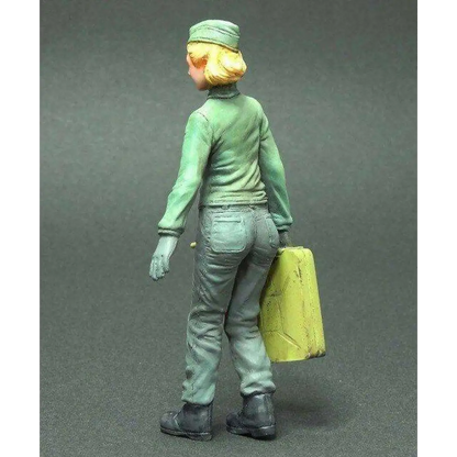 1/20 85mm Resin Model Kit Beautiful Girl Soldier With Oil Drum WW2 Unpainted - Model-Fan-Store