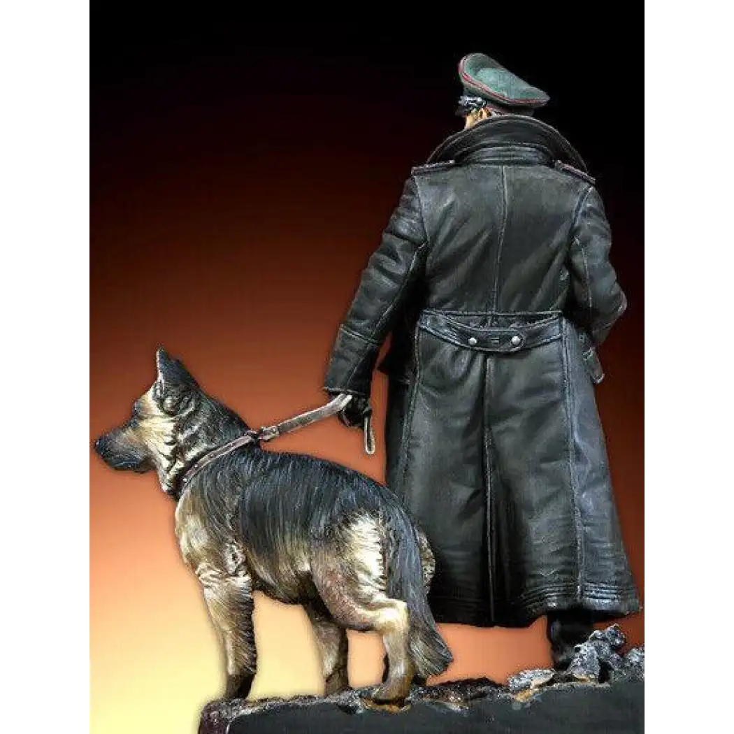 1/20 Resin Model Kit German Officer with Dog WW2 Unpainted