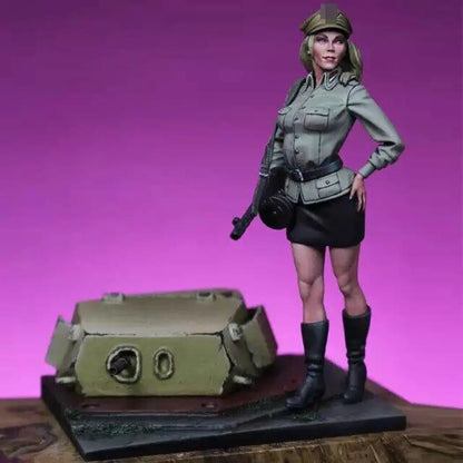1/24 70mm Resin Model Kit German Officer Beautiful Girl WW2 Pin Up Unpainted - Model-Fan-Store