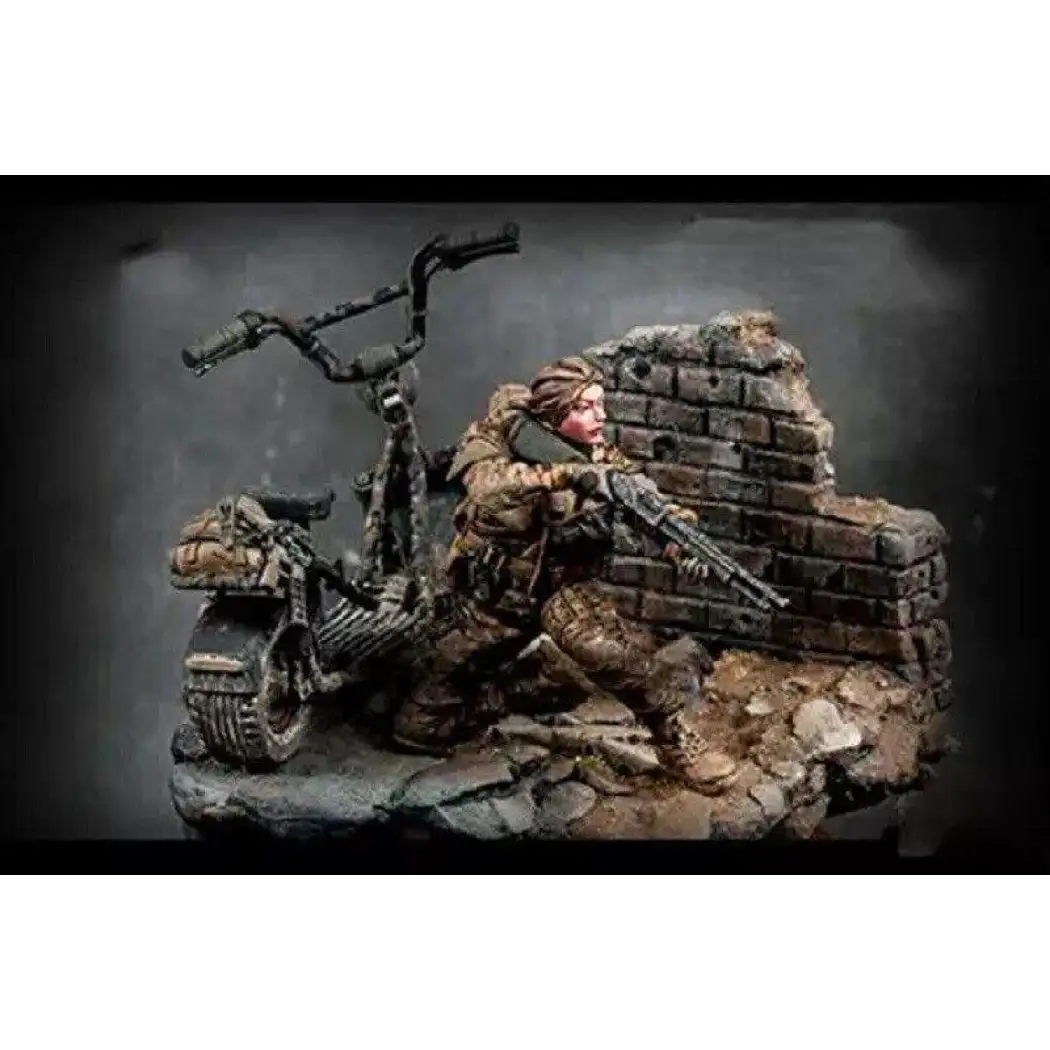 1/24 75mm Resin Model Kit Girl Stalker Madmax (with base, moto) Unpainted - Model-Fan-Store