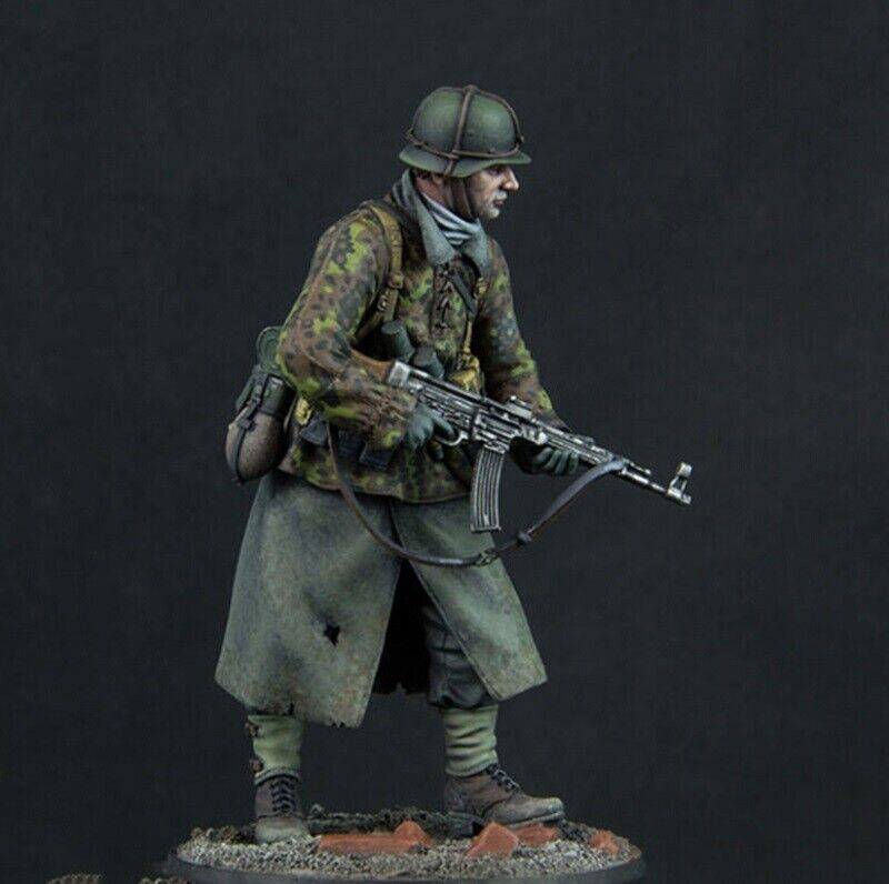 1/24 Resin Model Kit German Soldier Infantryman WW2 Unpainted - Model-Fan-Store