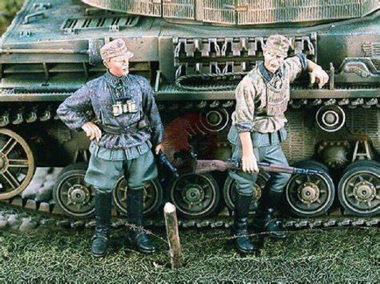 1/35 2pcs Resin Model Kit German Soldiers Tank Crew no tank WW2 Unpainted - Model-Fan-Store