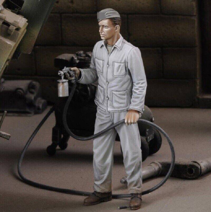 1/35 Resin Model Kit Geran Soldier Tank Mechanic WW2 Unpainted - Model-Fan-Store