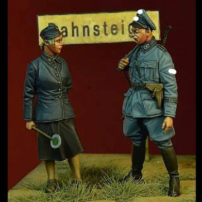 1/35 Resin Model Kit German Soldier and Regulator WW2 Unpainted - Model-Fan-Store