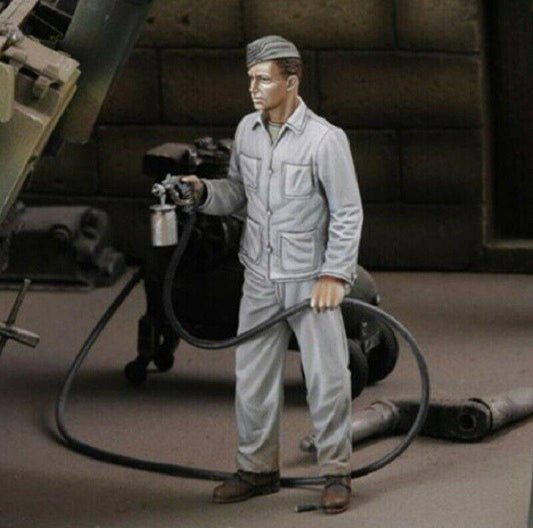 1/35 Resin Model Kit German Soldier Colors WW2 Unpainted - Model-Fan-Store