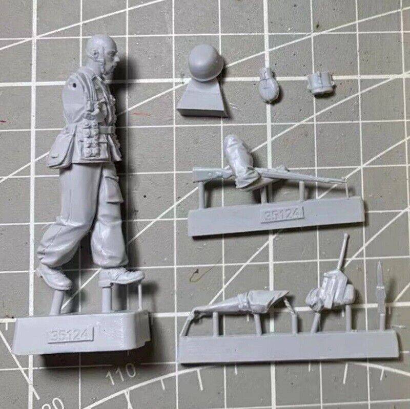 1/35 Resin Model Kit German Soldier Fallschirmjager WW2 Unpainted - Model-Fan-Store