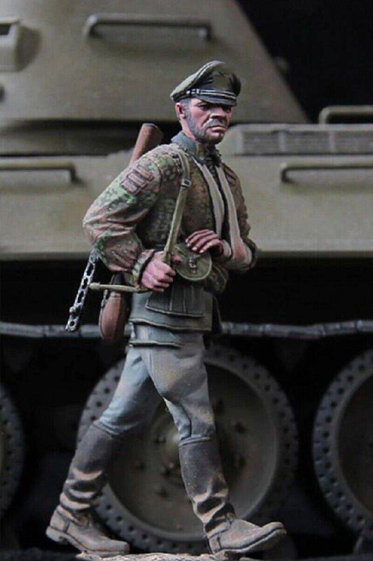 1/35 Resin Model Kit German Soldier Infantryman WW2 Unpainted - Model-Fan-Store