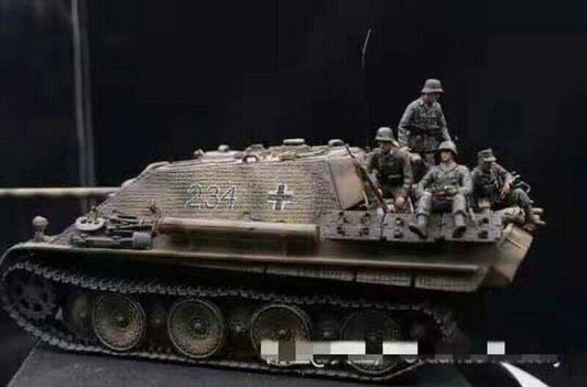 1/35 Resin Model Kit German Soldier Tank Crew WW2 (no tank) Unpainted - Model-Fan-Store