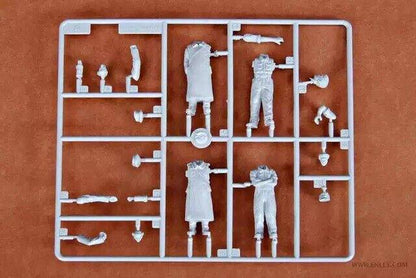 1/35 Resin Model Kit German Soldiers Artillery Crews WW2 Unpainted - Model-Fan-Store