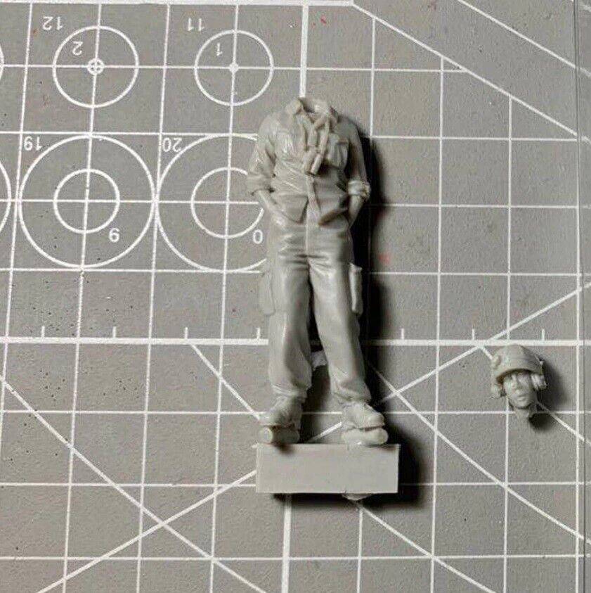 1/35 Resin Model Kit Modern British Soldier Tank Crew Unpainted - Model-Fan-Store