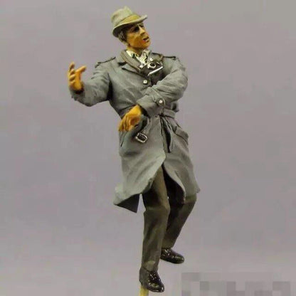 1/35 Resin Model Kit Soviet Soldier and Civilian WW2 Unpainted - Model-Fan-Store