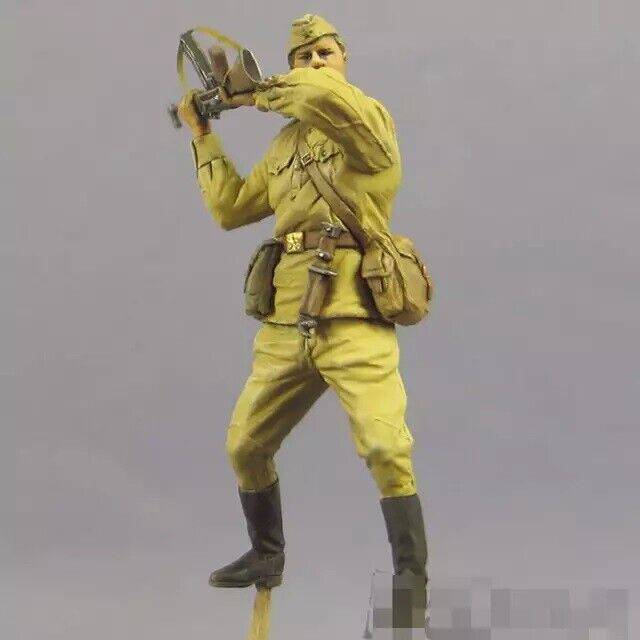 1/35 Resin Model Kit Soviet Soldier and Civilian WW2 Unpainted - Model-Fan-Store