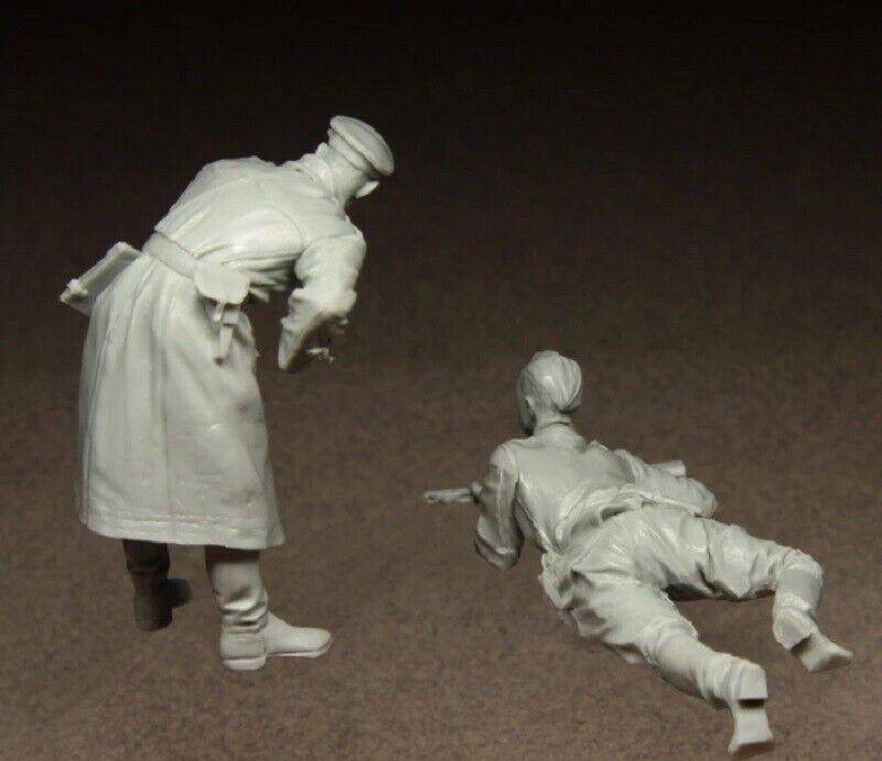 1/35 Resin Model Kit Soviet Soldier and Officer WW2 Unpainted - Model-Fan-Store