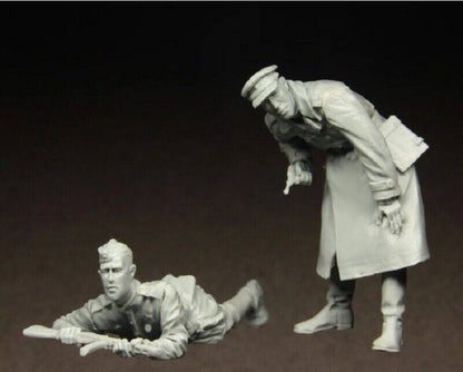 1/35 Resin Model Kit Soviet Soldier and Officer WW2 Unpainted - Model-Fan-Store