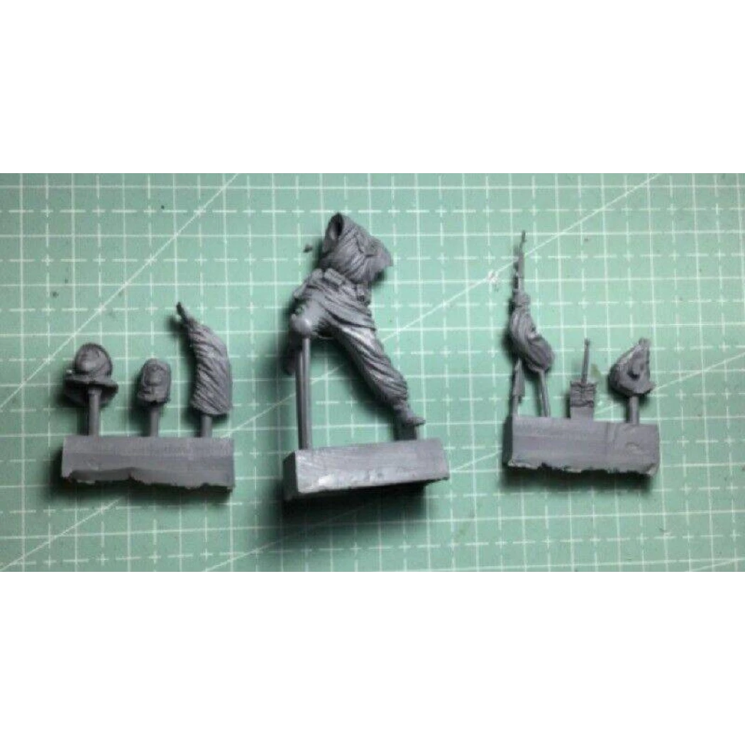 1/35 Resin Model Kit Soviet Soldier Infantry WW2 Unpainted - Model-Fan-Store