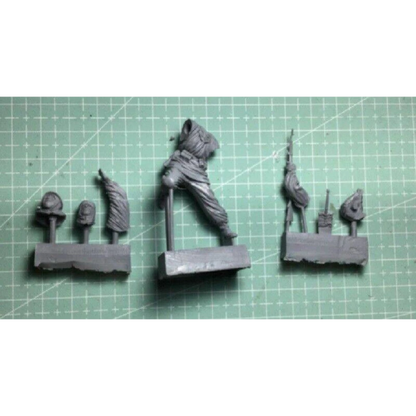 1/35 Resin Model Kit Soviet Soldier Infantry WW2 Unpainted - Model-Fan-Store