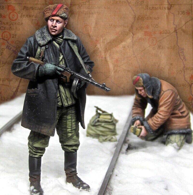 1/35 2pcs Resin Model Kit Soviet Soldiers Partisans WW2 Unpainted