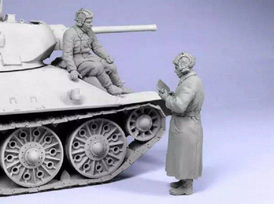 1/35 Resin Model Kit Soviet Soldiers Tank Crew (no tank) WW2 Unpainted - Model-Fan-Store