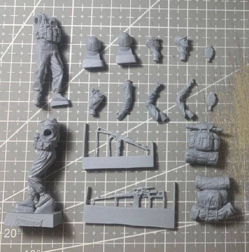 1/35 Resin Model Kit Soviet Soldiers Tank Crew Unpainted - Model-Fan-Store