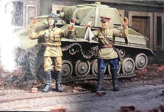 1/35 Resin Model Kit Soviet Soldiers Tank Crew WW2 Unpainted - Model-Fan-Store