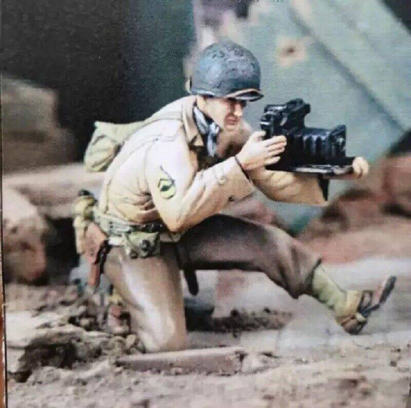 1/35 Resin Model Kit US Soldier Photographer WW2 Unpainted - Model-Fan-Store