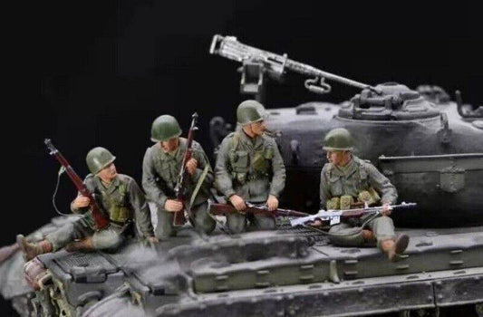 1/35 Resin Model Kit US Soldiers Tank Crew WW2 Unpainted - Model-Fan-Store