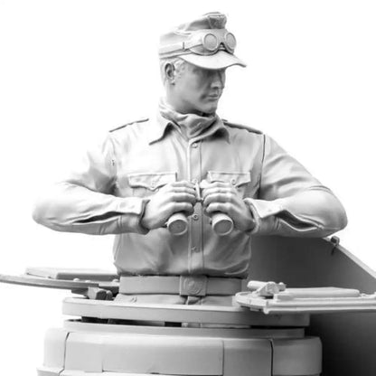 1/16 Resin Model Kit German Officer Tank Commander WW2 Unpainted - Model-Fan-Store