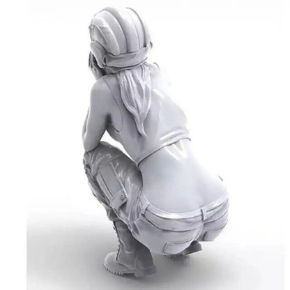 1/20 Resin Model Kit Modern Beautiful Girl in a Tank Helmet Unpainted B3 - Model-Fan-Store