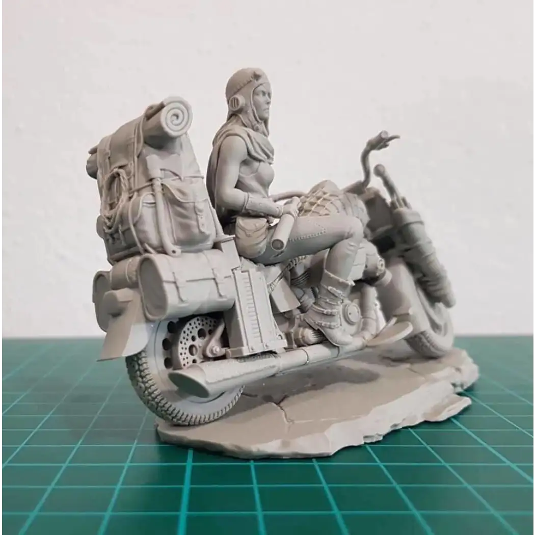 1/24 Resin Model Kit Beautiful Girl Motorcyclist Post-Apocalypse Unpainted - Model-Fan-Store