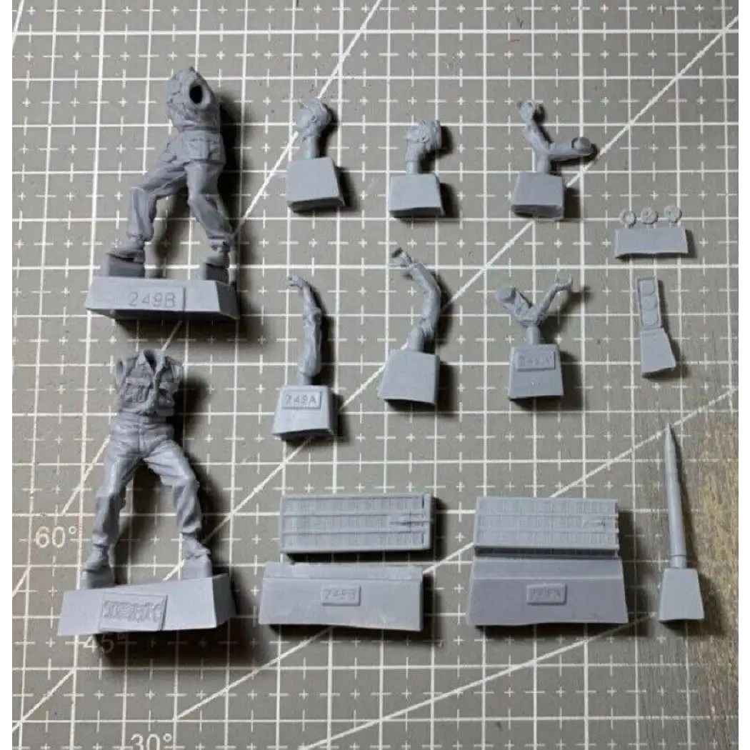 1/35 2pcs Resin Model Kit German Soldiers Tank Crew Artillery WW2 Unpainted - Model-Fan-Store